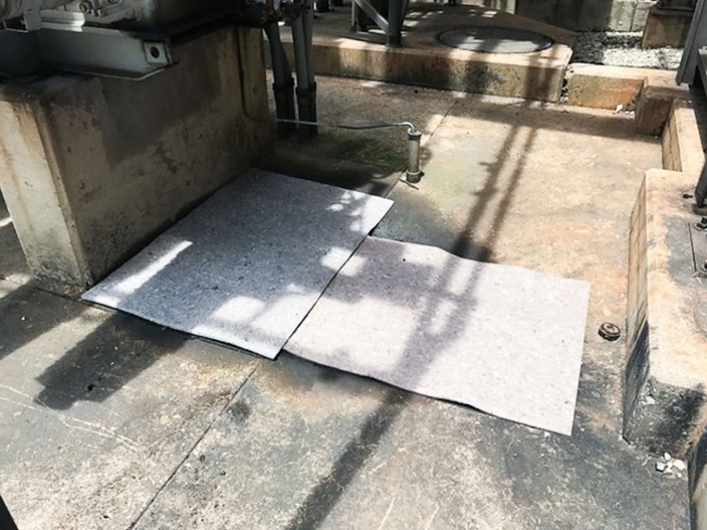 Spilltration Husky Polyback Oil Filter Rug SPLVM027-Malaysia Singapore Brunei